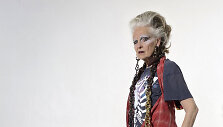 &bdquo;Vivienne Westwood&ldquo; 2021 m. pavasario ir vasaros kolekcijos modelis