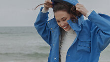 &bdquo;Ducktail Rainwear&ldquo; naujos kolekcijos modelis
