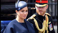 Vėliavos pagerbimo ceremonijos Didžiojoje Britanijoje akimirka