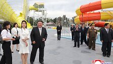 Kim Jong Unas, jo dukra Kim Ju Ae