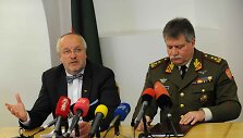 Kra&scaron;to apsaugos ministras Juozas Olekas ir Lietuvos kariuomenės vadas, generolas majoras Jonas Vytautas Žukas