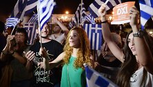 Graikai džiaugsmingai pasitinka referendumo rezultatus