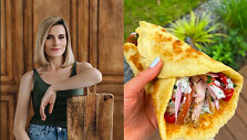 Vi&scaron;tienos &bdquo;gyros&ldquo; su graiki&scaron;ko jogurto duonele ir &bdquo;tzatziki&ldquo;