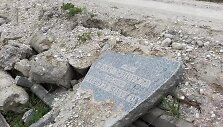 Mastaičiuose kelio &scaron;laitai tvirtinami antkapiais