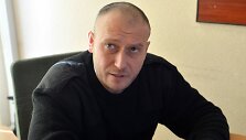 Ukrainos ultrade&scaron;iniųjų grupuotės De&scaron;inysis sektorius lyderis Dmytro Jaro&scaron;as