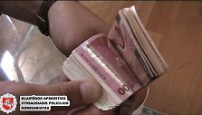 I&scaron; verslininkės pavogtus pinigus taksistas leido lo&scaron;imo namuose