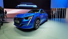 Naujasis &bdquo;Peugeot 208&ldquo; Ženevos automobilių parodoje