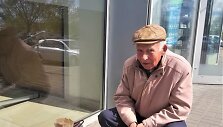  Jonas i&scaron; ąžuolo, uosio ar klevo pagamina skirtingo pločio menteles, kurios &scaron;eimininkėms tarnauja ne vienerius metus. 