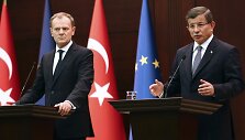 Donaldas Tuskas ir Ahmetas Davutoglu
