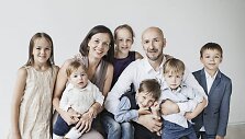 Salinių &scaron;eima. Nuotraukoje trūksta jauniausios narės Marijos