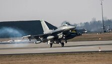 Naikintuvai F-16 ir kiti JAV lėktuvai jau Lenkijoje