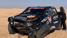 Benedikto Vanago &bdquo;Hilux&ldquo; po avarijos Dakare