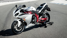 &bdquo;Yamaha YZF-R1&ldquo;