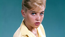 Sue Lyon