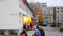 Pailgintos dienos grupės steigiamos mokyklose, jeigu to pageidauja tėvai.