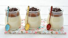 "Panna cotta" su &scaron;okoladu
