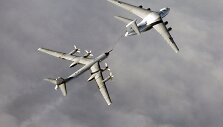 Rusijos &bdquo;Tupolev Tu-95&ldquo; strateginiam bombone&scaron;iui pildomi degalai i&scaron; &bdquo;Ilyushin IL-78&ldquo;