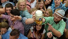 &bdquo;Oktoberfest&ldquo; alaus &scaron;ventė Miunchene