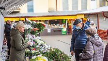 Gėlės ir puok&scaron;tės Panevėžio turguje