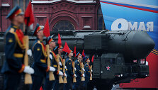 Vežama Rusijos &bdquo;Topol&ldquo; balistinė raketa