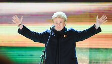 2015-03-11 Dalia Grybauskaitė koncerte Lietuvos Nepriklausomybės atkūrimo dienos 25-mečiui paminėti Katedros aik&scaron;tėje