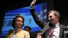 Euroskepti&scaron;kos partijos &bdquo;Alternatyva Vokietijai&ldquo; (AfD) įkūrėjas Berndas Lucke ir kandidatė Beatrix von Storch