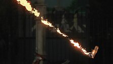 Skrieja Molotovo kokteilis, per protestą prie&scaron; degalų kainas Džakartoje