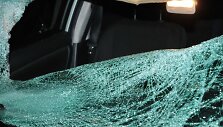 &bdquo;Toyota Corolla&ldquo; partrenkė kelio viduriu be at&scaron;vaito ėjusį vyrą 
