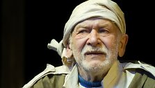 Eduardas Mura&scaron;ovas paskutiniame savo spektaklyje &bdquo;Vėjas tuopų vir&scaron;ūnėse&ldquo; 2012.