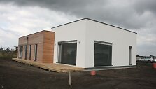 Klaipėdos rajone, Leliuose, pastatytas pirmasis regione energijos beveik nenaudojantis namas. 