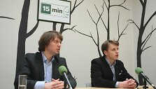 Palydovo &bdquo;Lituanica SAT-1&ldquo; kūrėjai Vytenis Buzas (k.) ir Laurynas Mačiulis