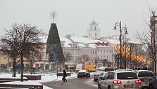 Statoma Kalėdų eglė Vilniaus Rotu&scaron;ės aik&scaron;tėje