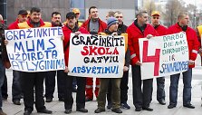 Prie Vilniaus savivaldybės piketavo gatvių ap&scaron;vietėjai