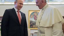 Vladimiras Putinas (kairėje) ir popiežius Pranci&scaron;kus