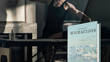 Kadras i&scaron; filmo ir knygos &bdquo;Migracijos&ldquo; vir&scaron;elis
