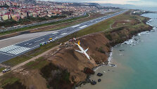 Lėktuvas vos nenugarmėjo į jūrą