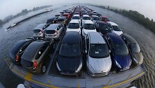 &bdquo;Ford&ldquo; automobiliai ant transporto laivo denio 