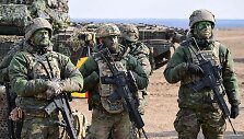 NATO kariai / DANIEL MIHAILESCU / AFP