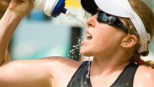 Nauja mada sporto klubuose &ndash; izotoniniai gėrimai