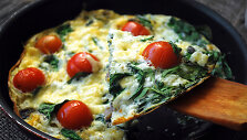 Omletas su &scaron;pinatais