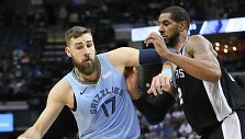 Jonas Valančiūnas ir LaMarcusas Aldridge'as