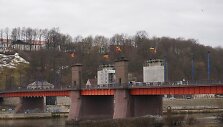 Nuo tilto Kaune nuimta paskutinė plok&scaron;tė su sovietine simbolika
