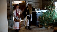 Eglutės puo&scaron;imas ir dovanų dalijimas &ndash; XX a. naujovės
