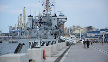 Savaitgalį gyventojai &scaron;mirinėjo po NATO laivus