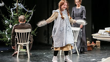 Scena i&scaron; Klaipėdos dramos teatro spektaklio &bdquo;Tėvas&ldquo;