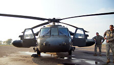 Kauno S.Dariaus ir S.Girėno aerodromą aplankė JAV kariuomenės sraigtasparniai &bdquo;Black Hawk&ldquo;