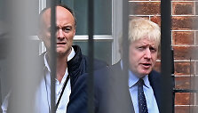 Dominicas Cummingsas (kairėje) ir Borisas Johnsonas