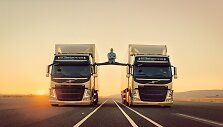 &bdquo;Volvo&ldquo; reklama su Jeanu Claudu Van Dammu
