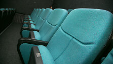 Kino teatras &bdquo;Skalvija&ldquo; atnaujino kino salę