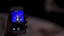Donaldas Trumpas &bdquo;iPhone&ldquo; ekrane